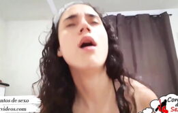 Contratei uma Empregada que Faz de Tudo: Limpa, Senta, Goza no Pau e Toma Leite!